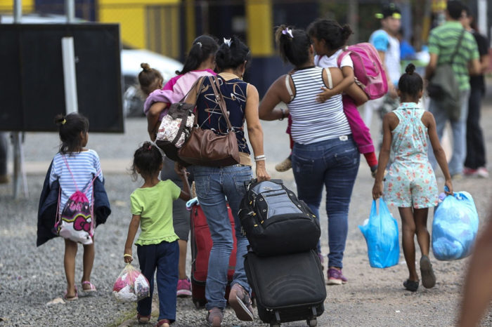 pariendo - Niños Fundación Simón Bolívar mujeres dejadas atrás
