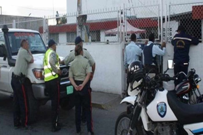 Denuncian violación de DDHH por muerte de 35 reos fugados del retén de San Carlos