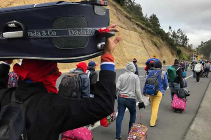 Migrantes venezolanos de regreso mujer