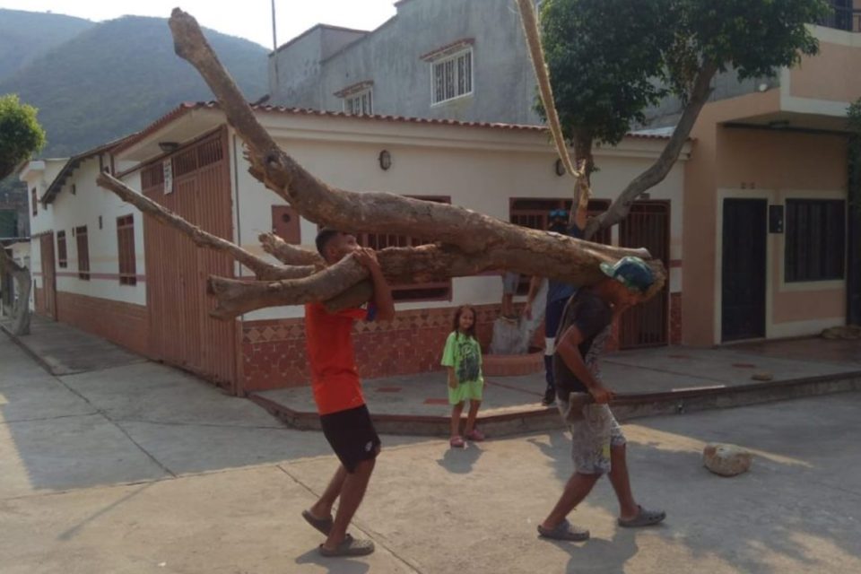 Táchira frontera leña comida