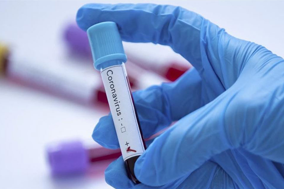 Reino Unido se asegura millones de vacunas contra el coronavirus