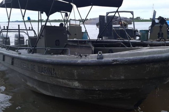 FAN Venezuela incauta tres lanchas con emblema la Armada