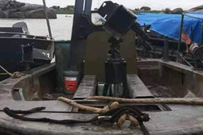 bote Armada de Colombia