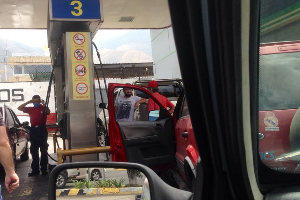 Pago en dólares gasolina