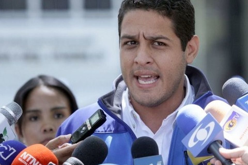 diputado José Manuel Olivares comisionado