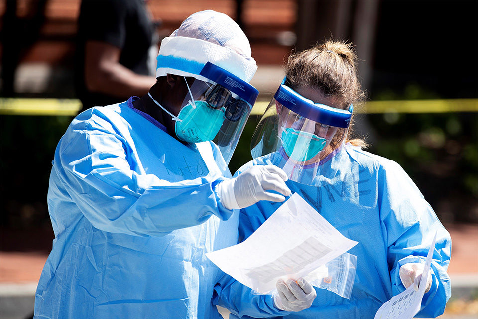 Anticuerpos en personas que contrajeron coronavirus decae "rápidamente" casos