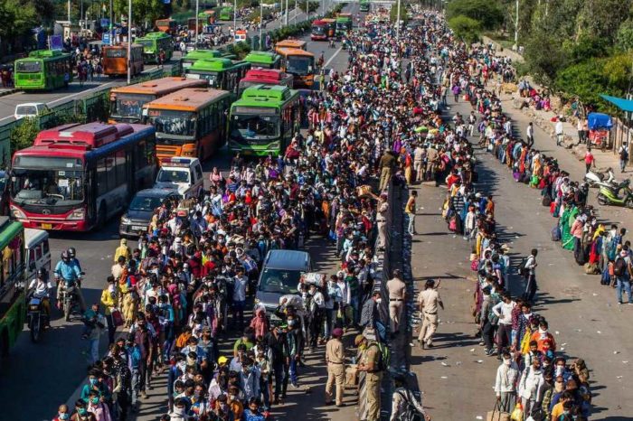 La India registró medio millón de contagiados por coronavirus en 12 días