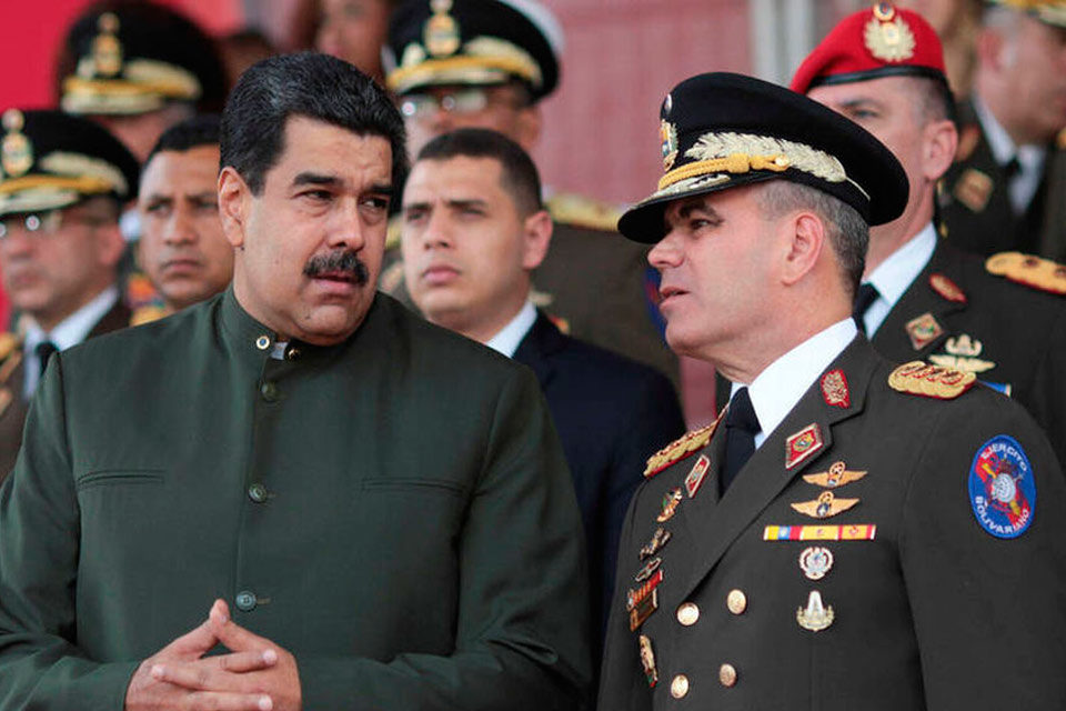 Alternancia militarismo y democracia