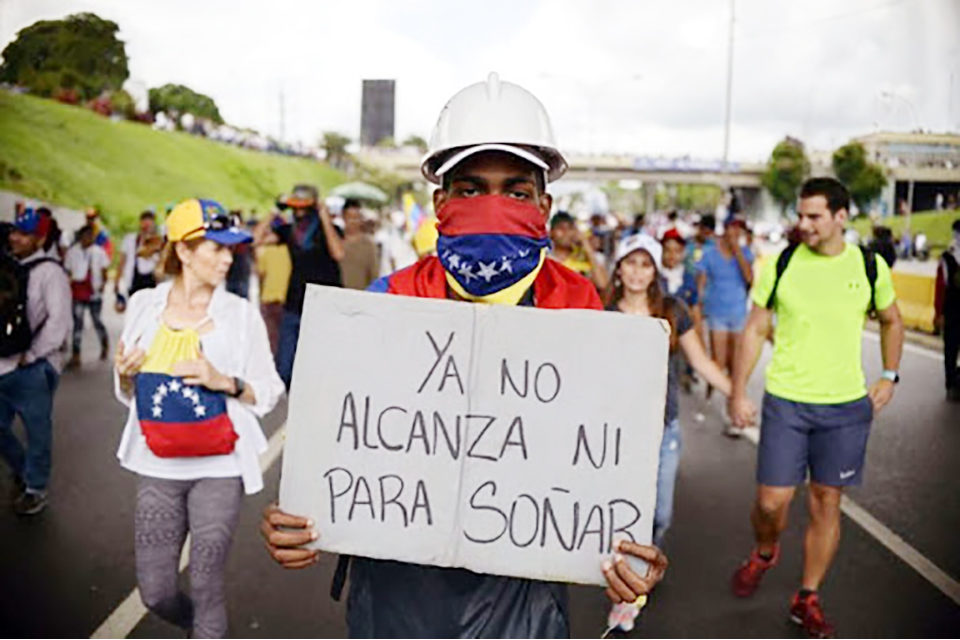 Sanciones de EEUU y la UE: La excusa perfecta para el desastre