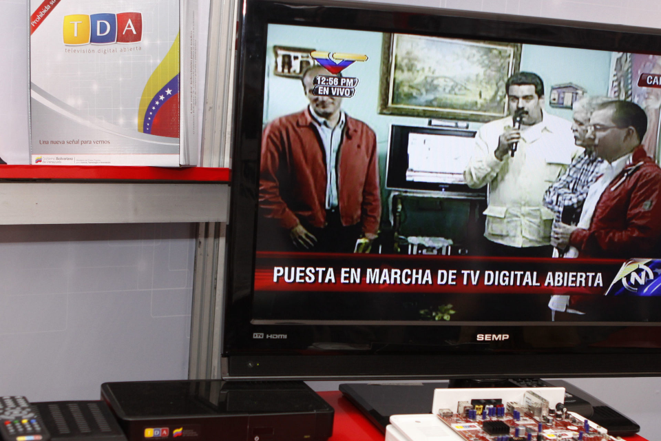 TV, propaganda, Gobierno - tv satelital