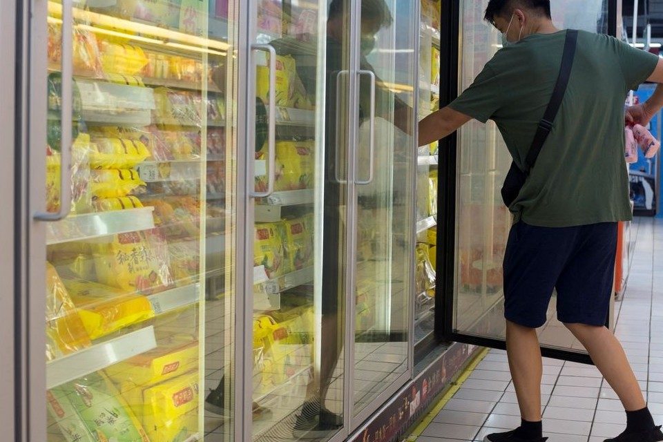 China detecta rastro de coronavirus en alimentos de Brasil y Ecuador