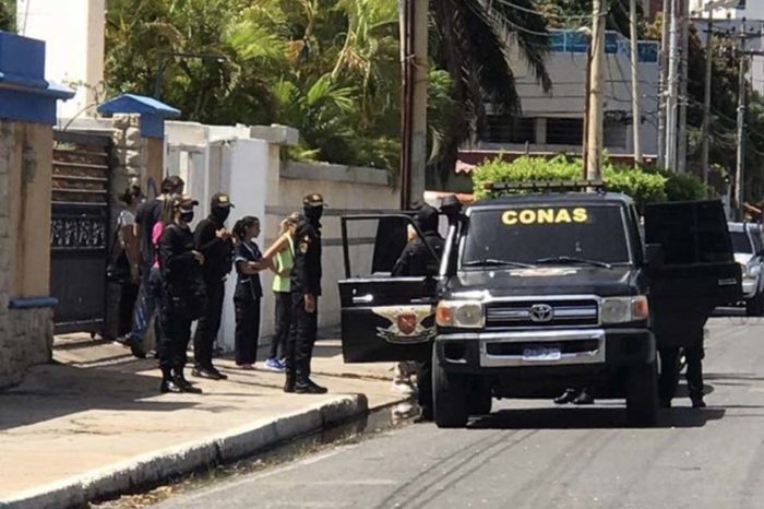 Conas Allanamiento Lechería Armando Armas
