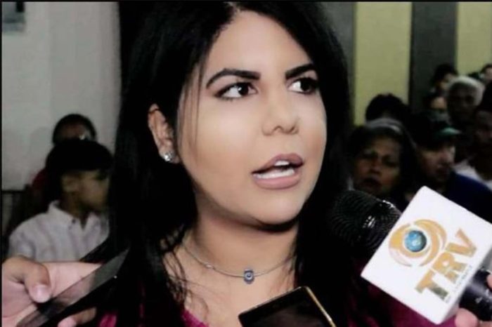 Indira-Urbaneja analista Maduro