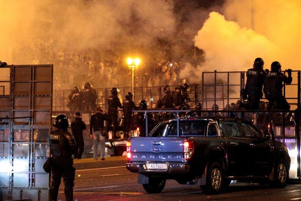 Policía de Bielorrusia utilizó fuego real contra los manifestantes