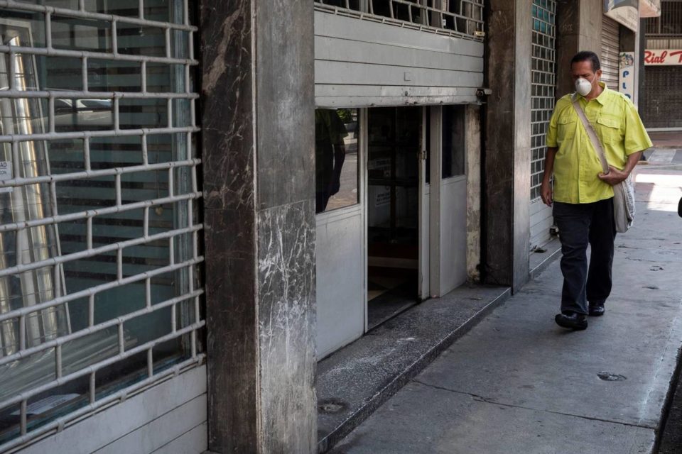 comercio cerrado esquema 7+7