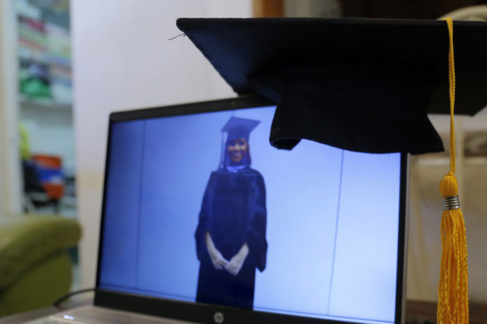 Trámites burocráticos retrasan graduaciones de universidades privadas más que la pandemia