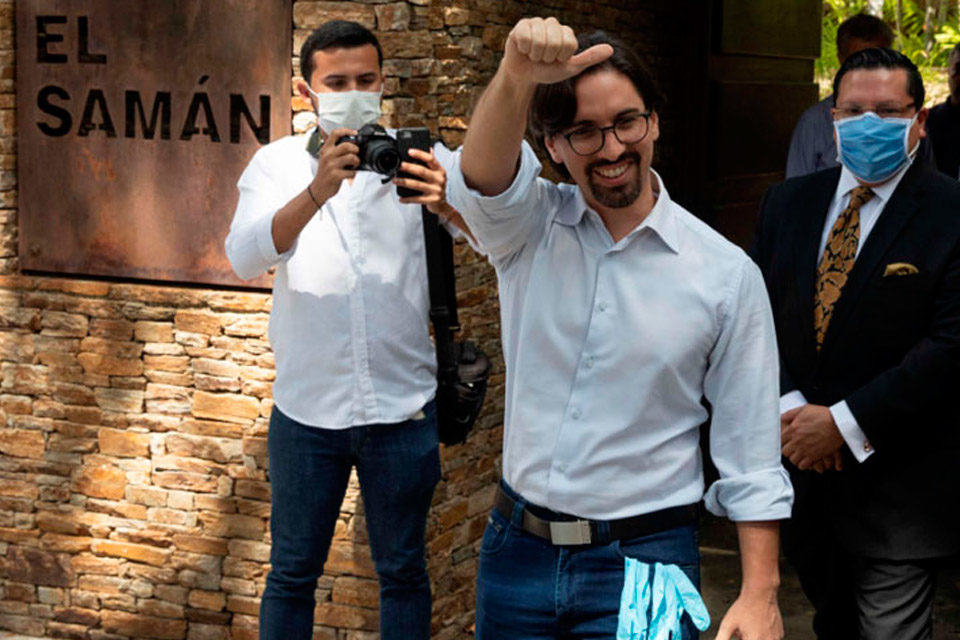 Freddy Guevara López consulta
