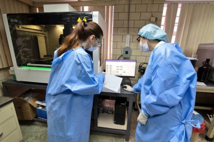 Trabajadores de la salud laboratorio