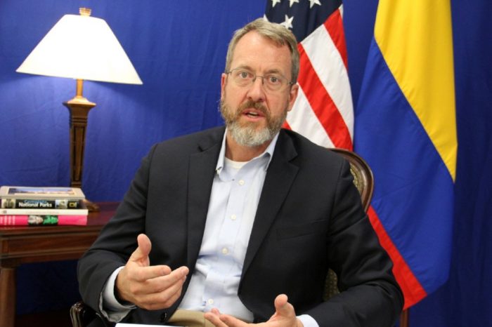 james story EEUU - embajador