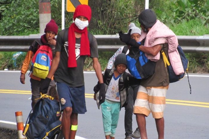 Más de la mitad de los cinco millones de venezolanos en el exterior están indocumentados