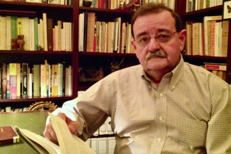 José Esparza mitiga clamor en torno a la molécula DR-10