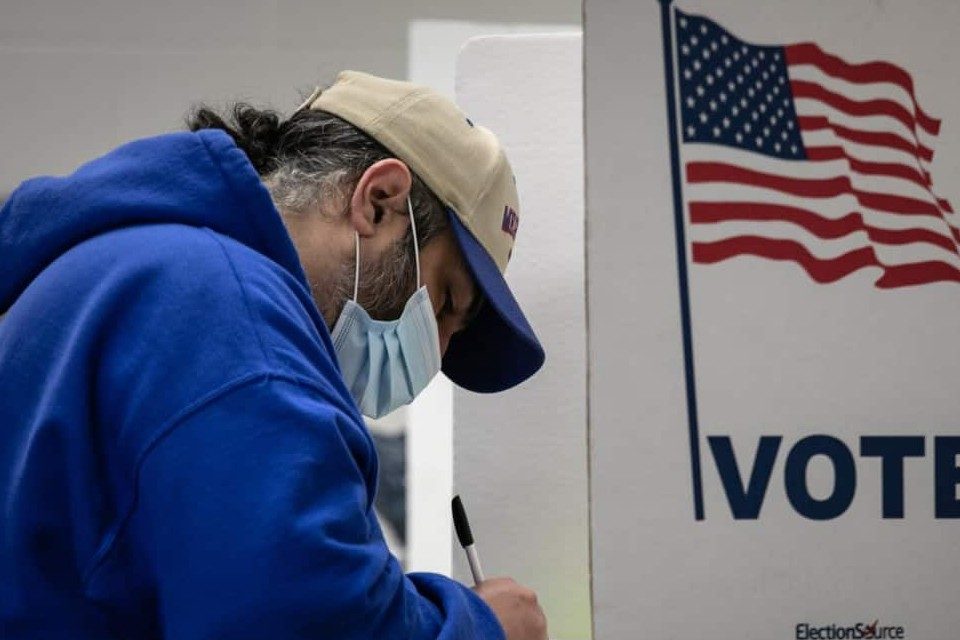 Promesas de cambios en países hispanos impulsó el voto latino en EEUU