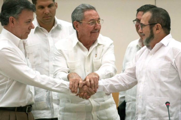 Entre héroes y negociadores