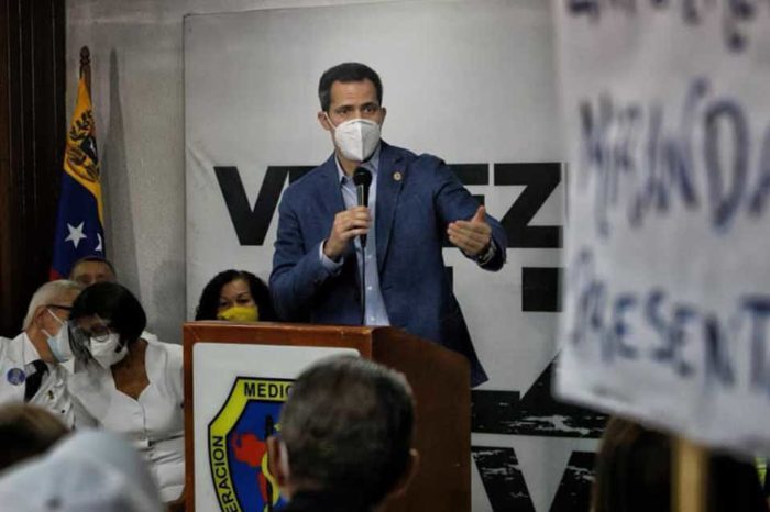 Guaidó trabajadores de salud consulta