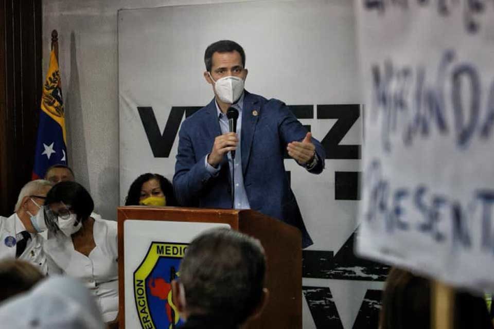 Guaidó trabajadores de salud consulta