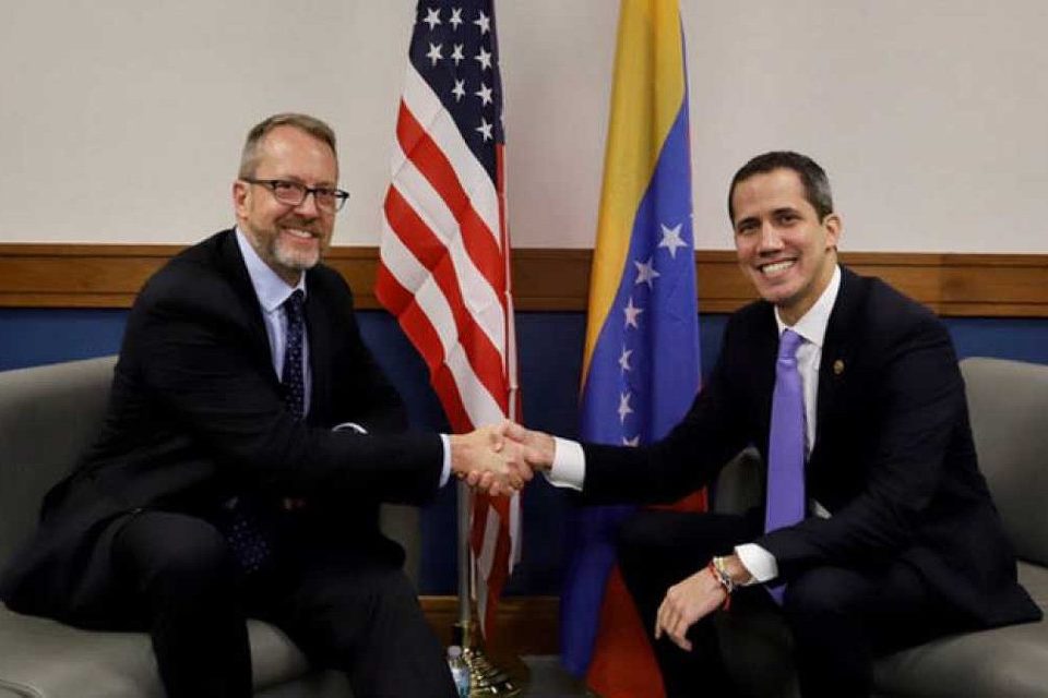 Guaidó Story Maduro