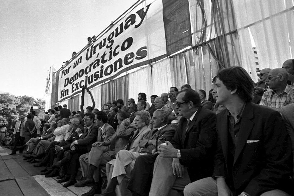 Uruguay: De la dictadura a la democracia