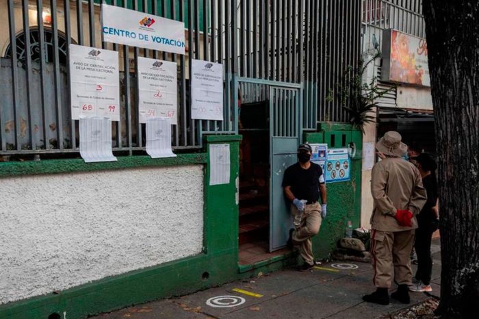 Elecciones del 6D fueron el reflejo de una democracia agonizante