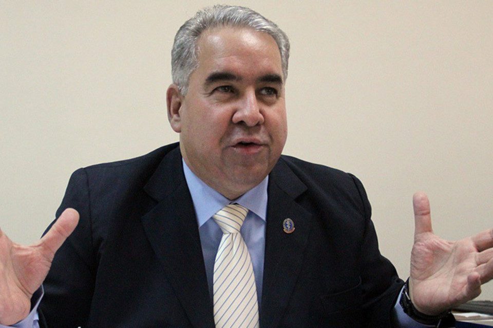 López Loyo academia de medicina covid-19 vacunas vacunar