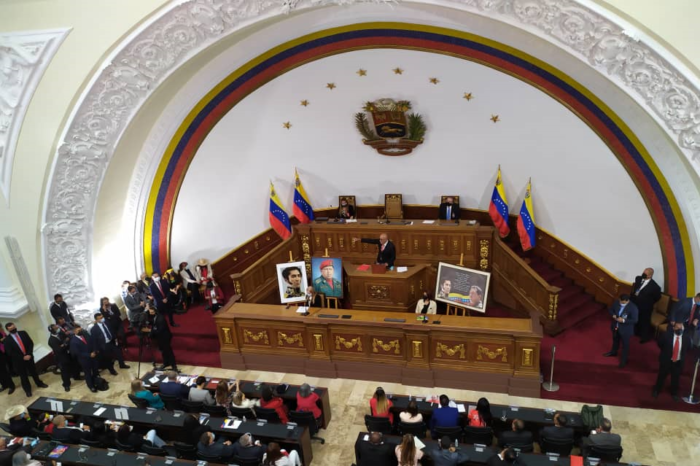 Memoria y cuento - an de maduro codigo penal - ley de universidades Esequibo