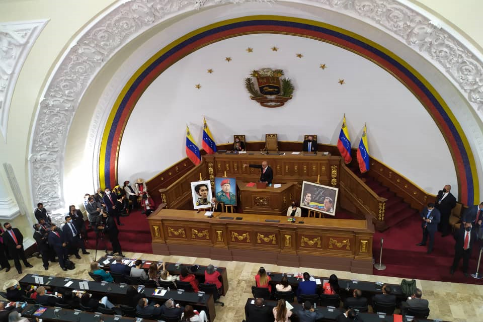 Memoria y cuento - an de maduro codigo penal - ley de universidades Esequibo