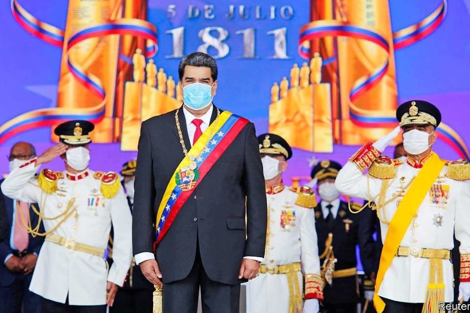 Nicolás y los 40 ladrones