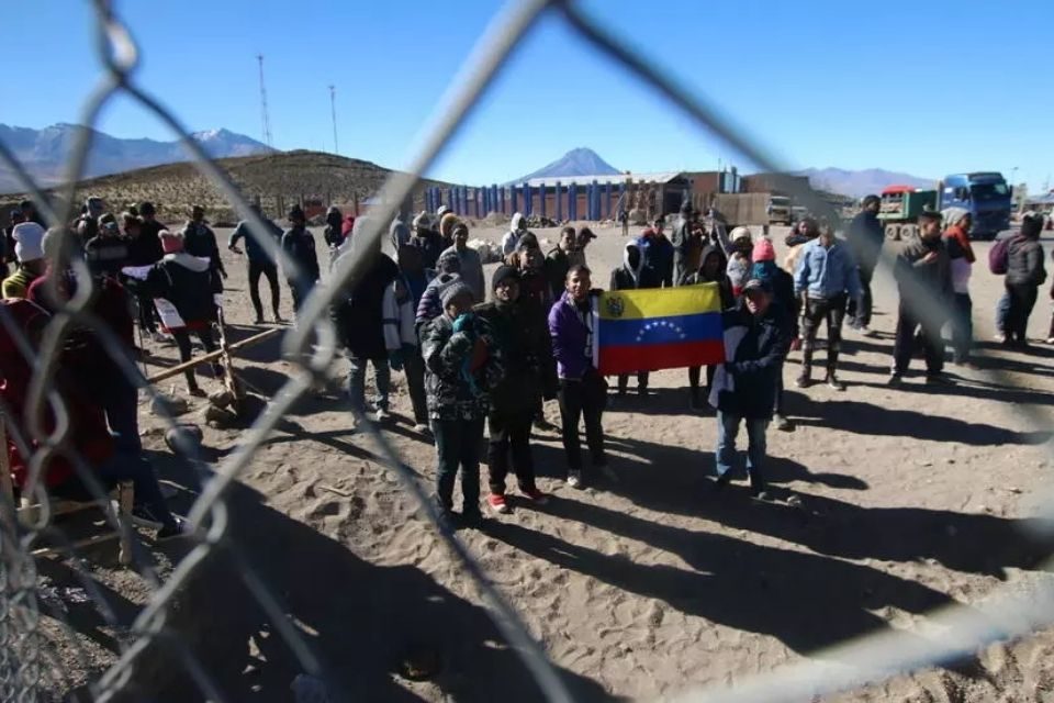 Frontera entre Chile y Bolivia - migrantes venezolanos