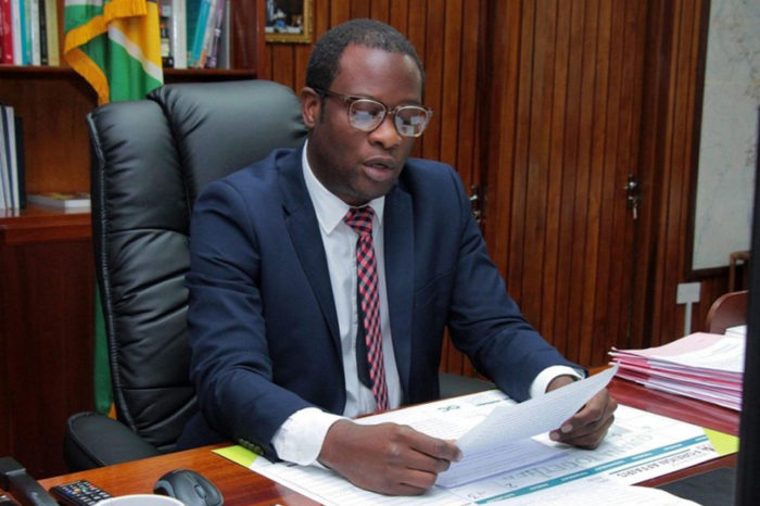 ministro Hugh Todd Guyana Esequibo
