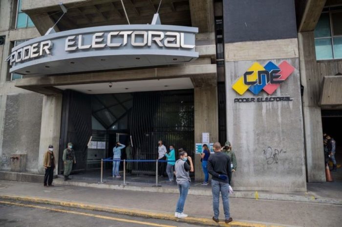 política En Vivo | ¿Es legítimo ir a las elecciones convocadas por el nuevo CNE? %