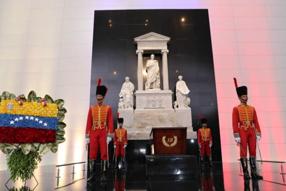 Orígenes del mito Bolívar