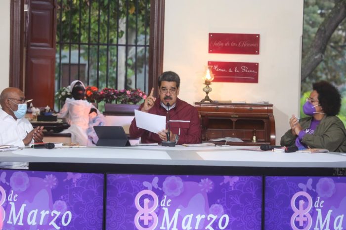 Nicolás Maduro se autodenomina feminista