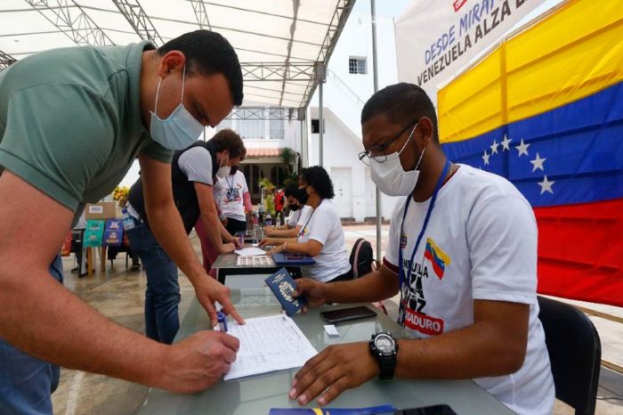 venezolanos en perú