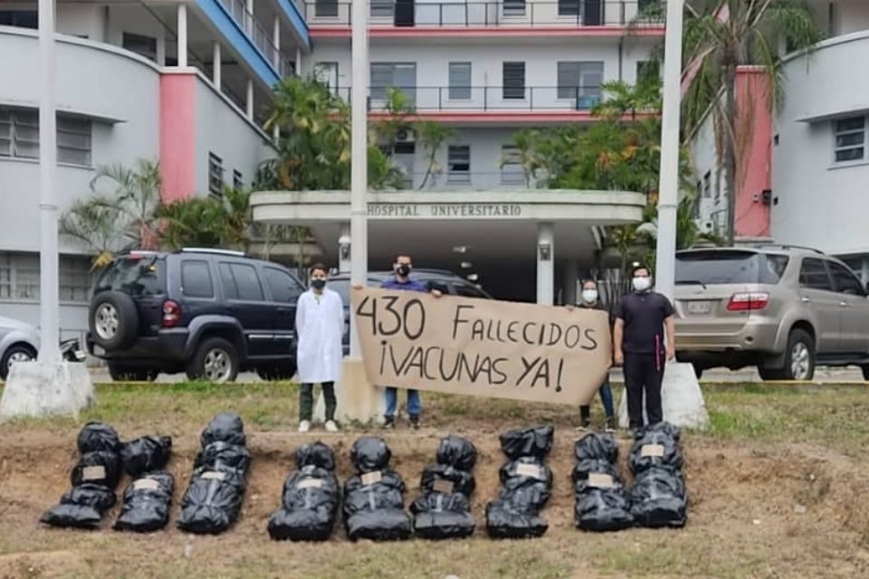 trabajadores de la salud muertos por covid
