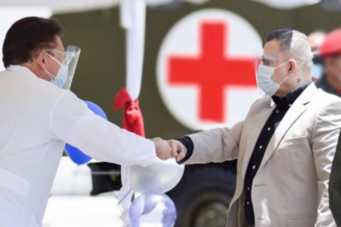 Donan insumos al hospital militar