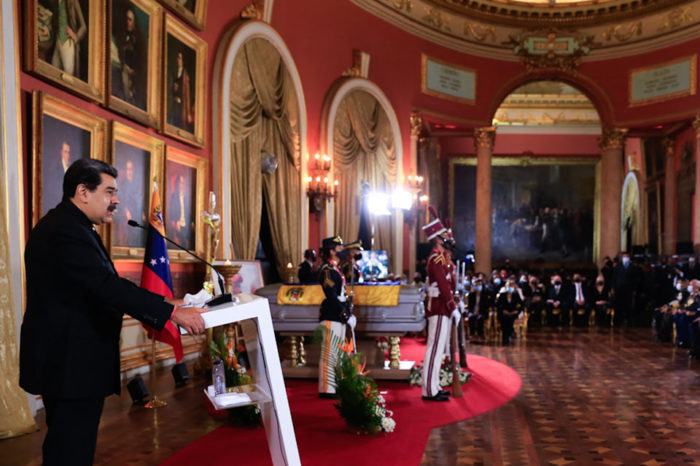 Nicolás Maduro celebra labor sindical de Aristóbulo Istúriz pese a ignorar sindicatos
