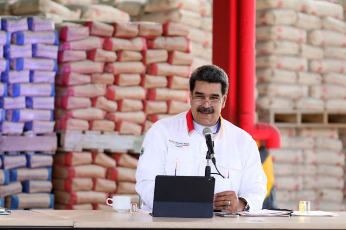 Nicolás Maduro insiste con el petro