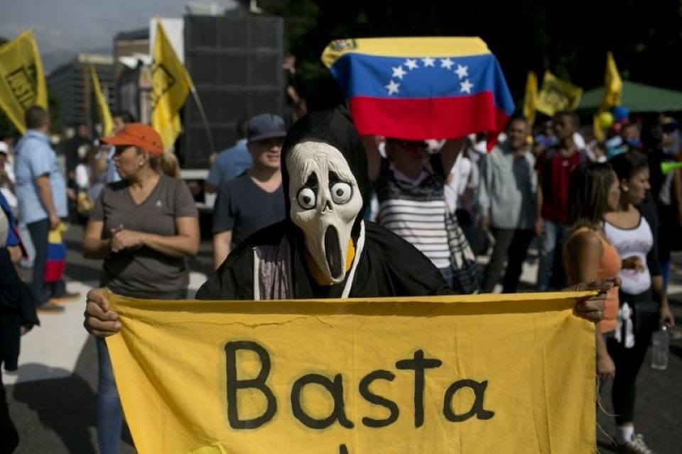 Ya basta de inercia y de esperar milagros