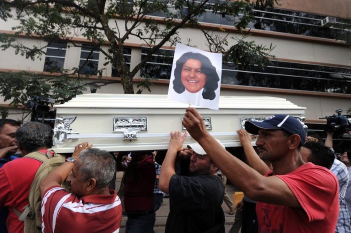 El peligro de defender los derechos humanos en Centroamérica Bertha Cáceres