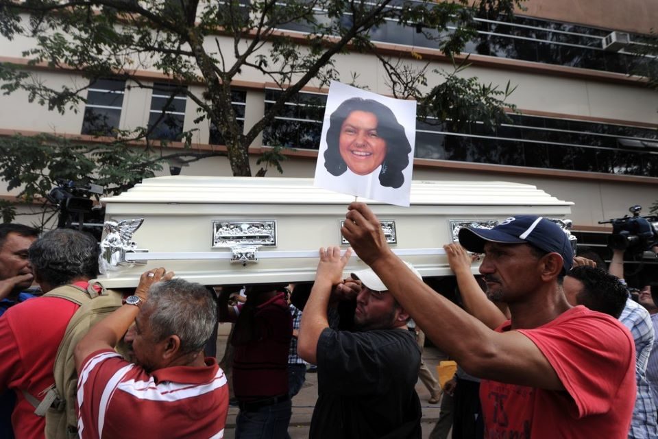 El peligro de defender los derechos humanos en Centroamérica Bertha Cáceres