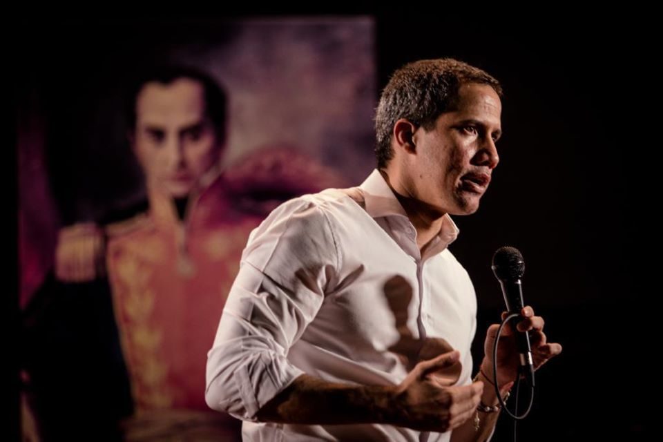 Con referendo o con elecciones Guaidó